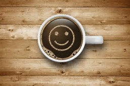 Le café sourire est servie