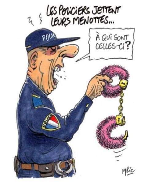 Les policiers jettent leurs menottes