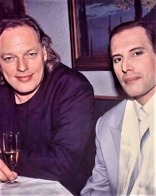 £  David Gilmour and Freddie Mercury, 1990. ( Deux Grand 