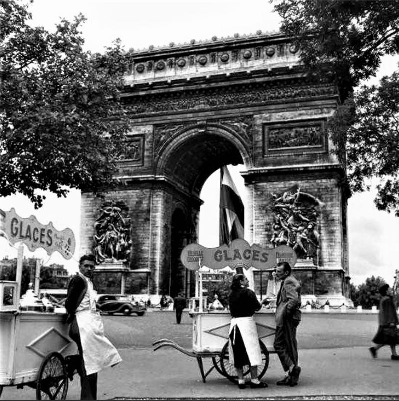 SOUVENIR de MARCHANDS de GLACE à PARIS dans les années 50!