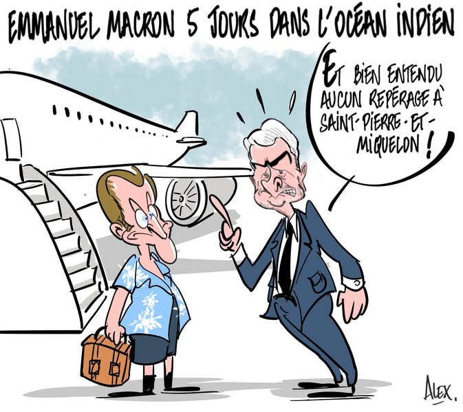 30  -    Gardez le et faites le se baigner la ou il y a des requins....