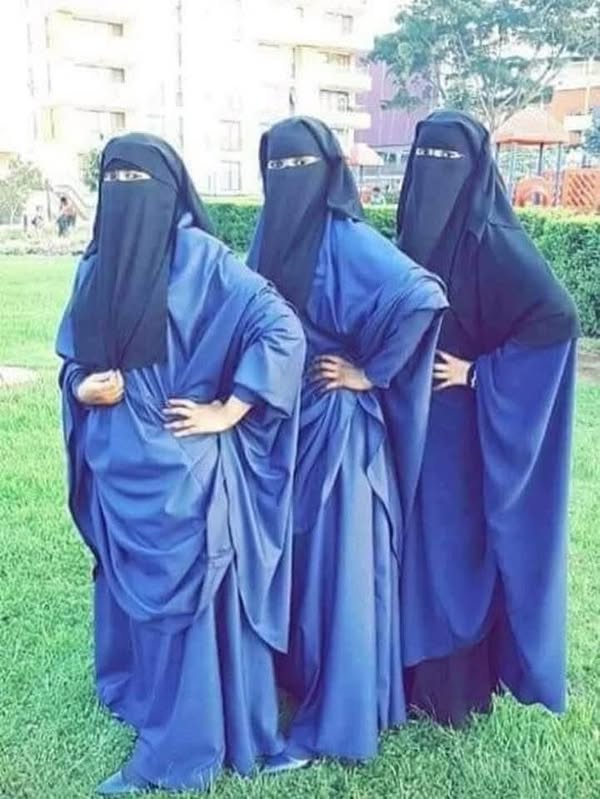 Franchement celle du milieu est top..😅😅