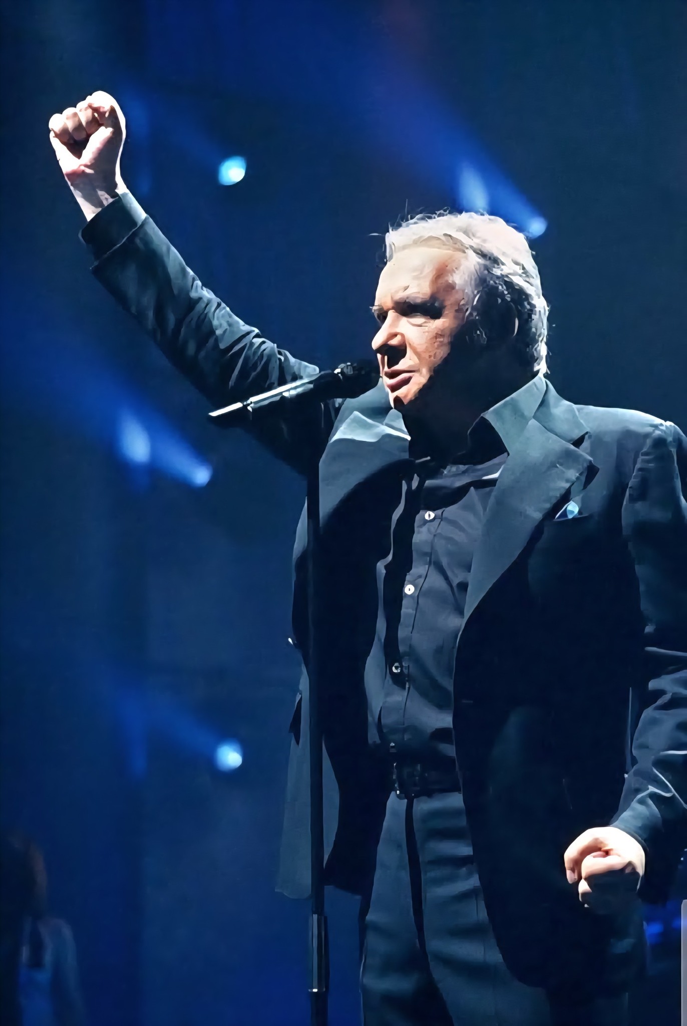 Il vie complètement sa chanson